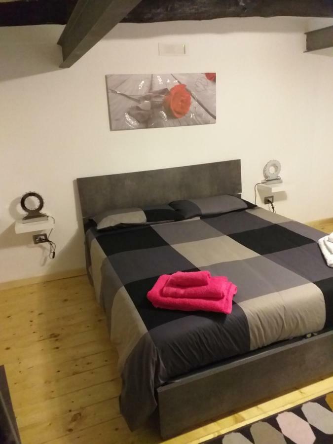 Sasy Jr House Via San Mattia 72 Apartment Naples Luaran gambar