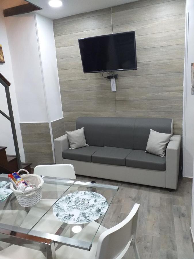Sasy Jr House Via San Mattia 72 Apartment Naples Luaran gambar