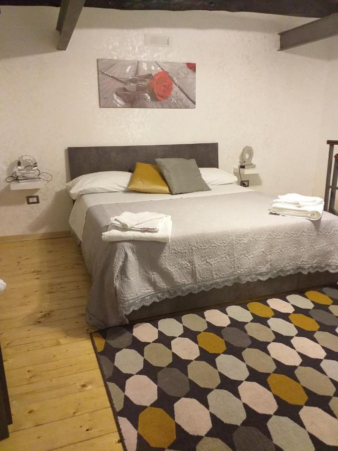 Sasy Jr House Via San Mattia 72 Apartment Naples Luaran gambar
